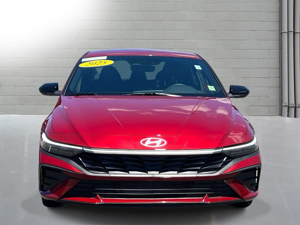 Used 2025 Hyundai Elantra Sport FWD image 2