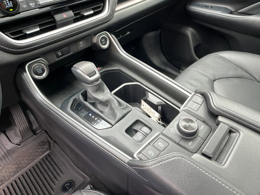 Used 2025 Toyota Grand Highlander AWD image 20