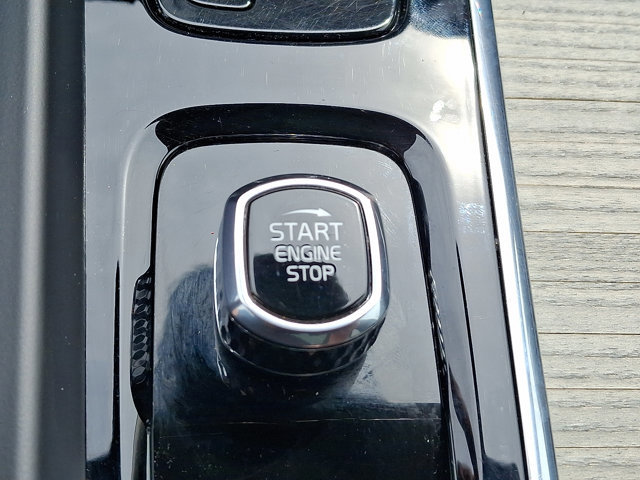 Used 2022 Volvo XC60 B5 Inscription w/ Climate Package image 25