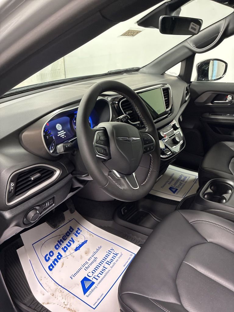 New 2026 Chrysler Voyager LX image 11