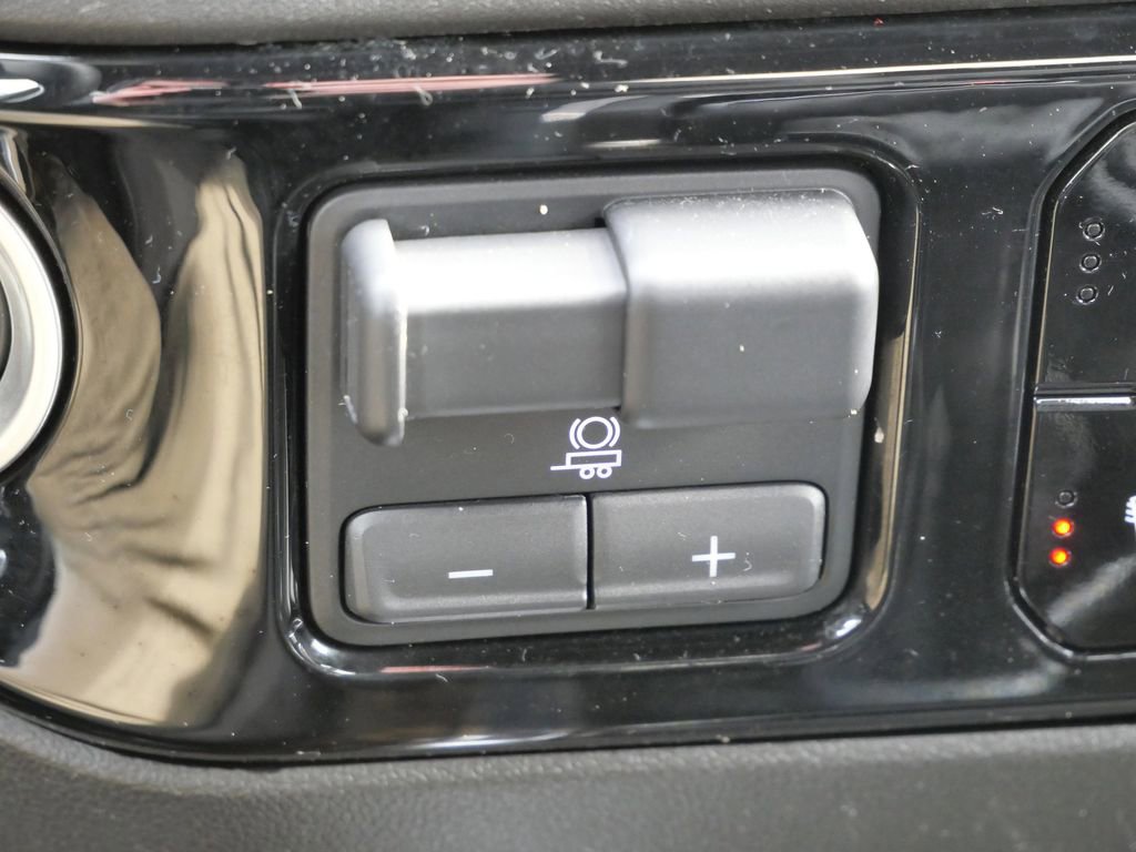 Used 2024 GMC Sierra 1500 Elevation image 42