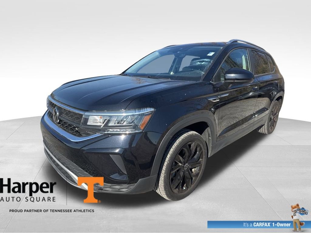 Used 2023 Volkswagen Taos SE w/ Panoramic Sunroof Package