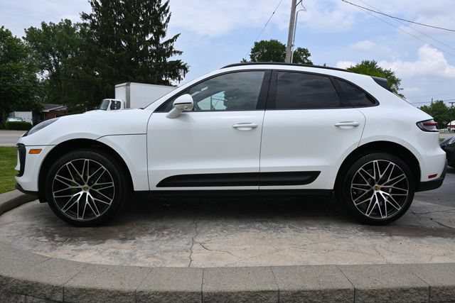 Used 2026 Porsche Macan AWD/4WD image 8