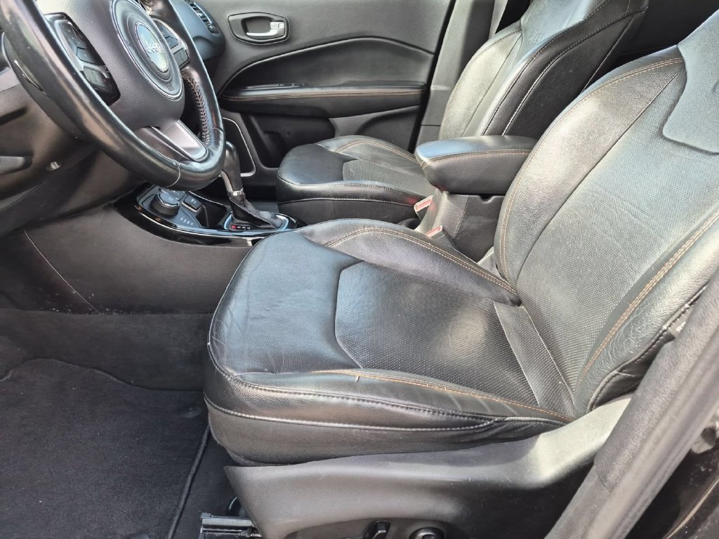 Used 2018 Jeep Compass Limited w/ Navigation Group AWD/4WD image 12