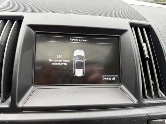 Used 2015 Land Rover LR2 image 34