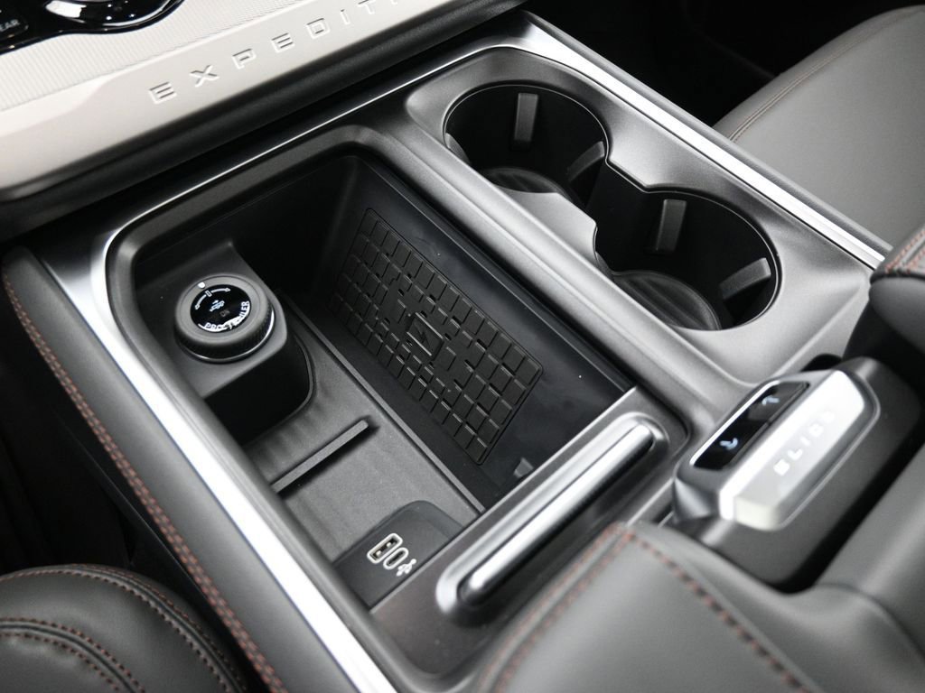 New 2025 Ford Expedition Max Active image 17