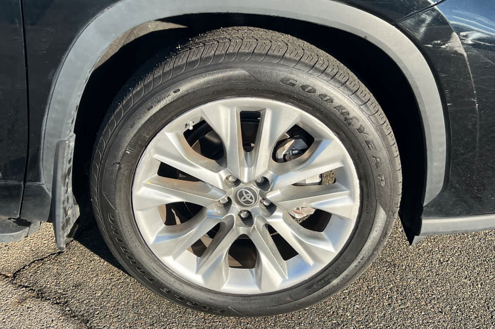 Used 2021 Toyota Highlander Limited AWD/4WD image 18