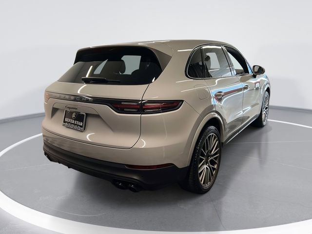 Used 2022 Porsche Cayenne Platinum Edition image 4