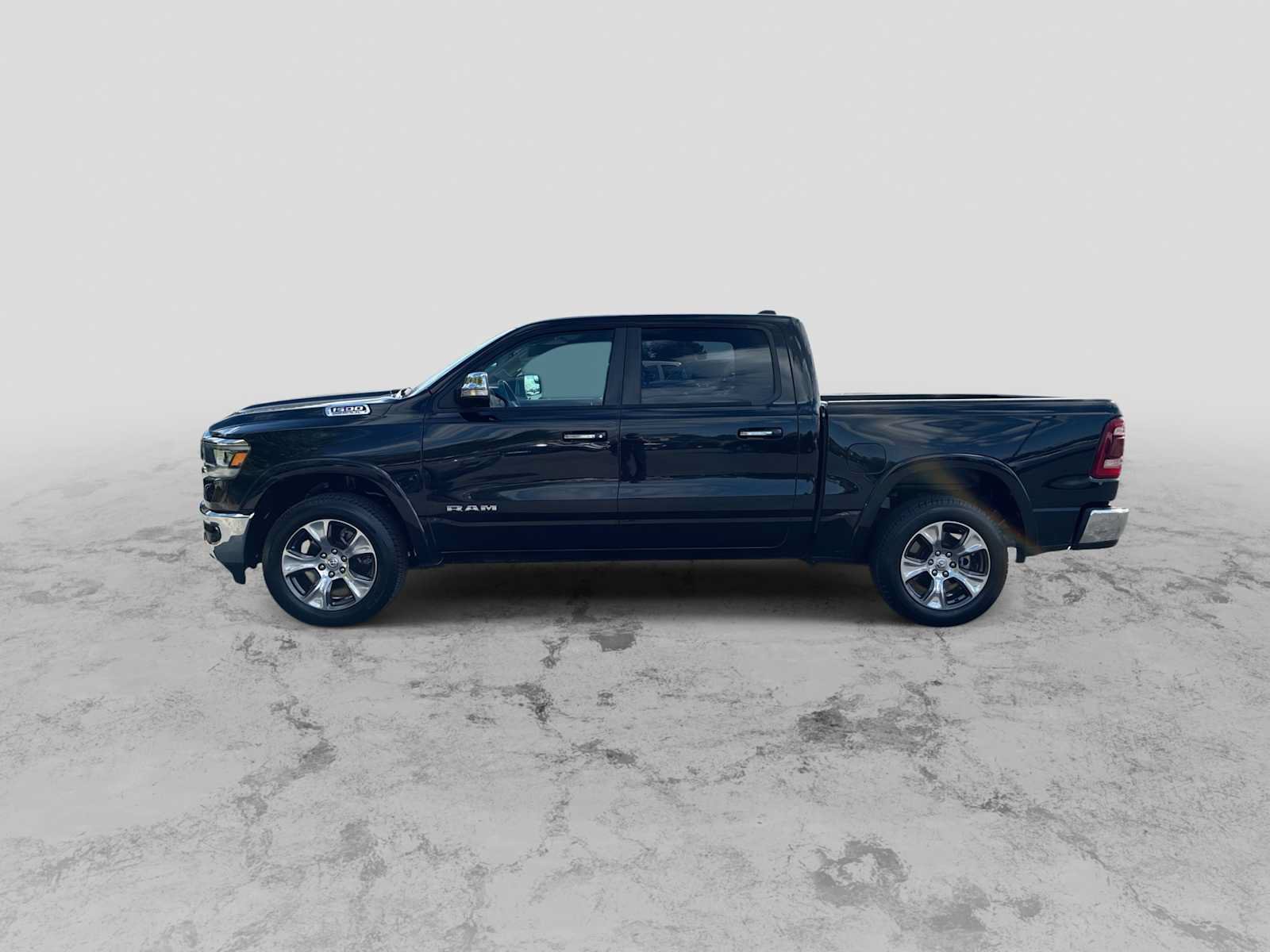 Used 2019 RAM 1500 Laramie AWD/4WD image 5