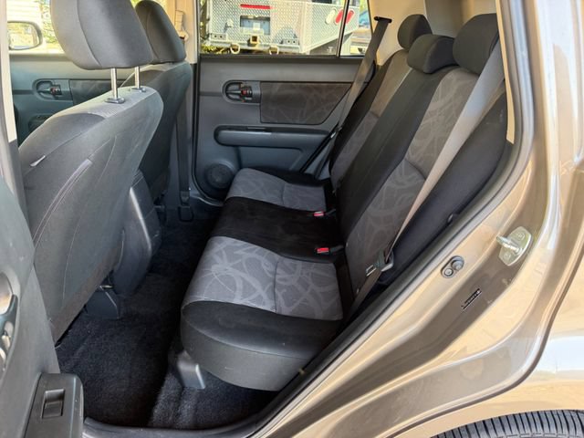 Used 2013 Scion xB FWD image 34
