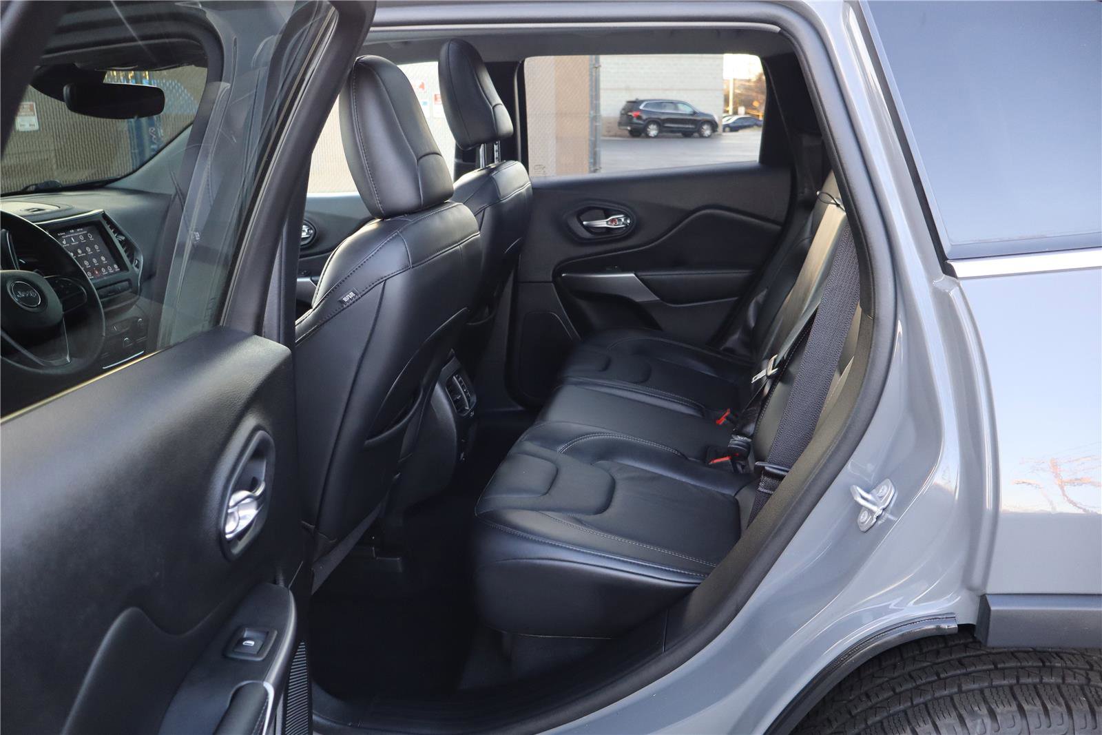 Used 2021 Jeep Cherokee Latitude Lux w/ Sun & Sound Group image 26