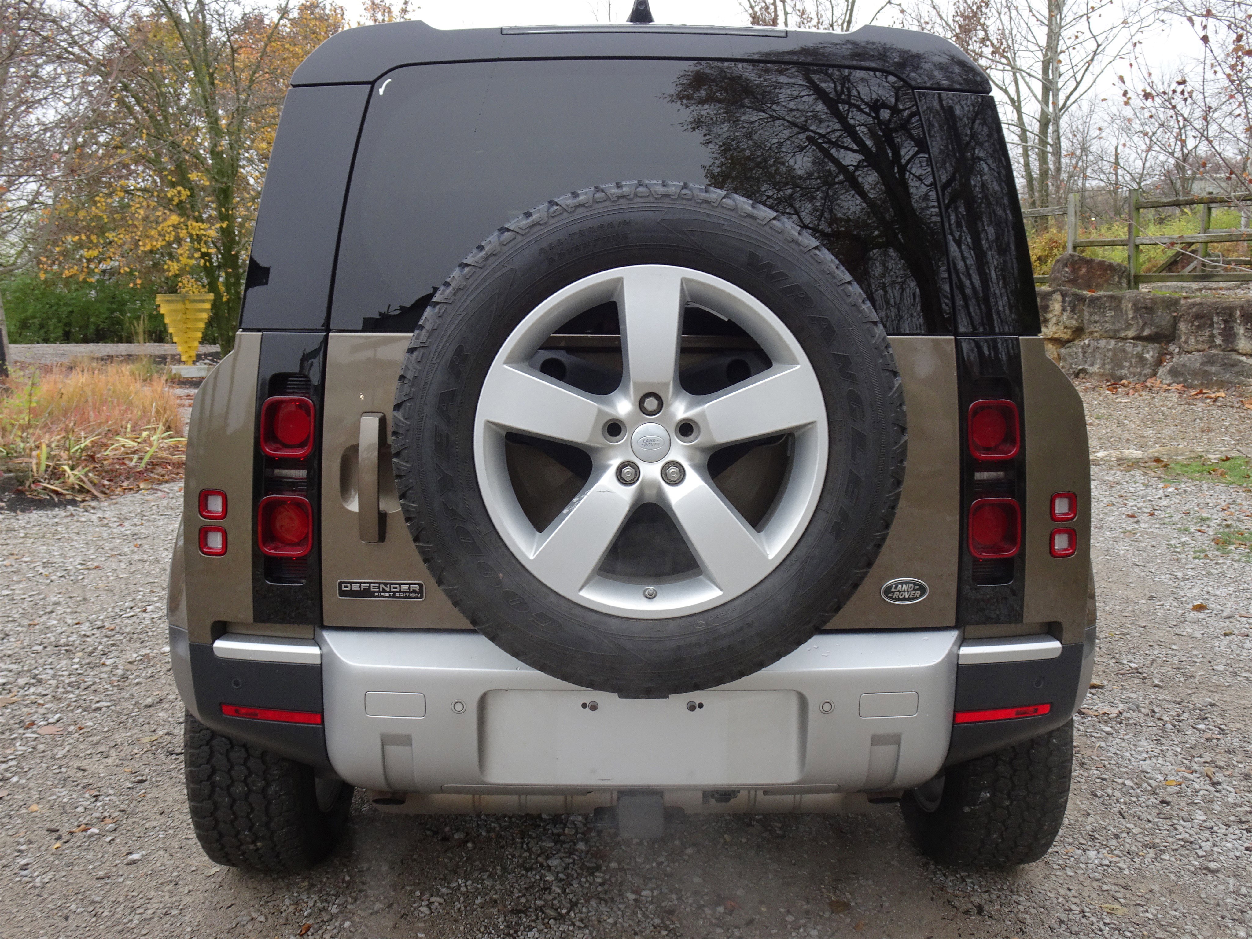 Used 2020 Land Rover Defender 110 First Edition image 8