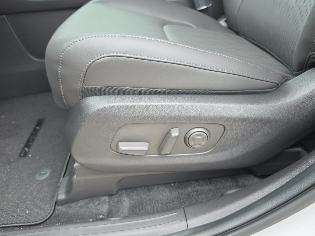 New 2026 Kia Carnival SX w/ SX Dark Edition Package FWD image 22