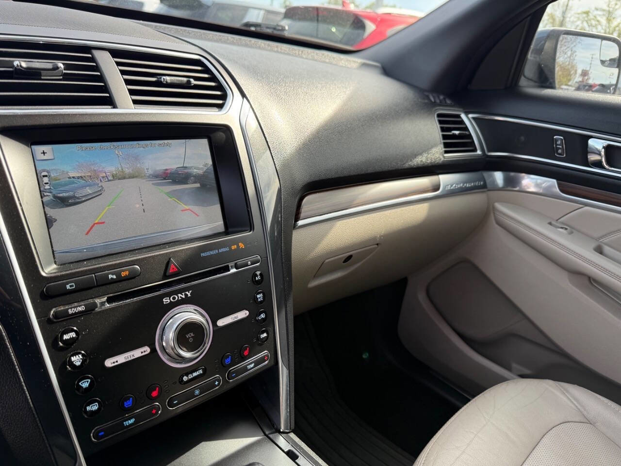 Used 2018 Ford Explorer Limited image 23