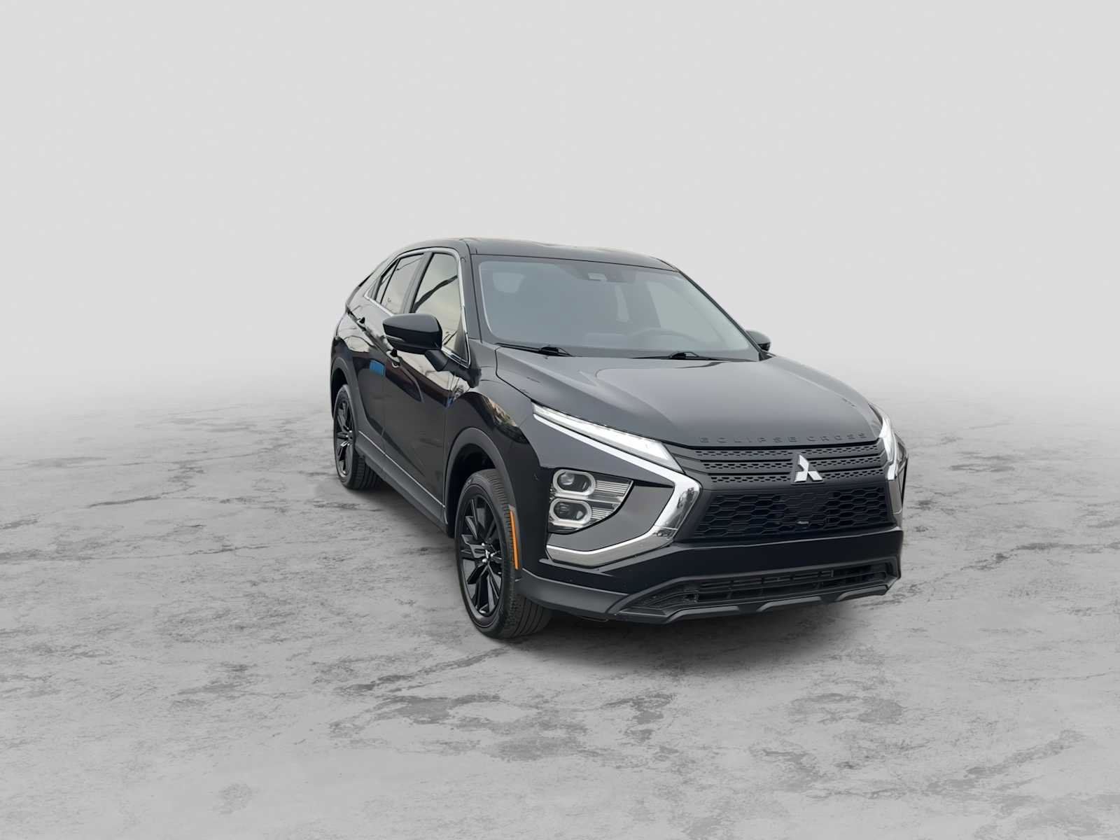 Used 2024 Mitsubishi Eclipse Cross LE image 2