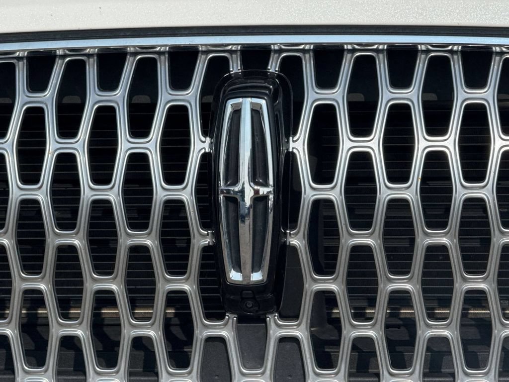 Certified 2024 Lincoln Corsair AWD w/ Equipment Group 101A image 9