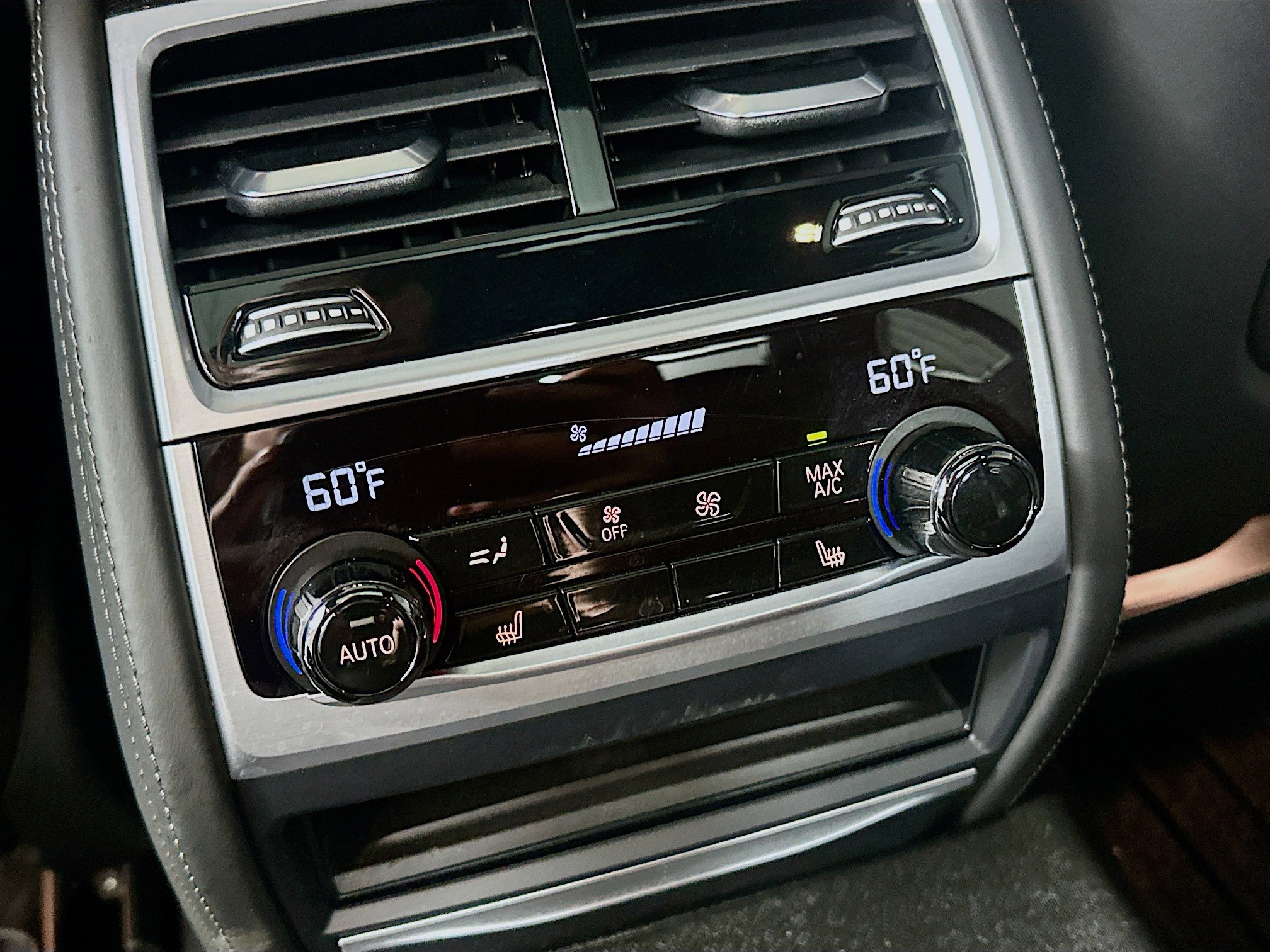 Used 2020 BMW 750i xDrive w/ Executive Package image 28