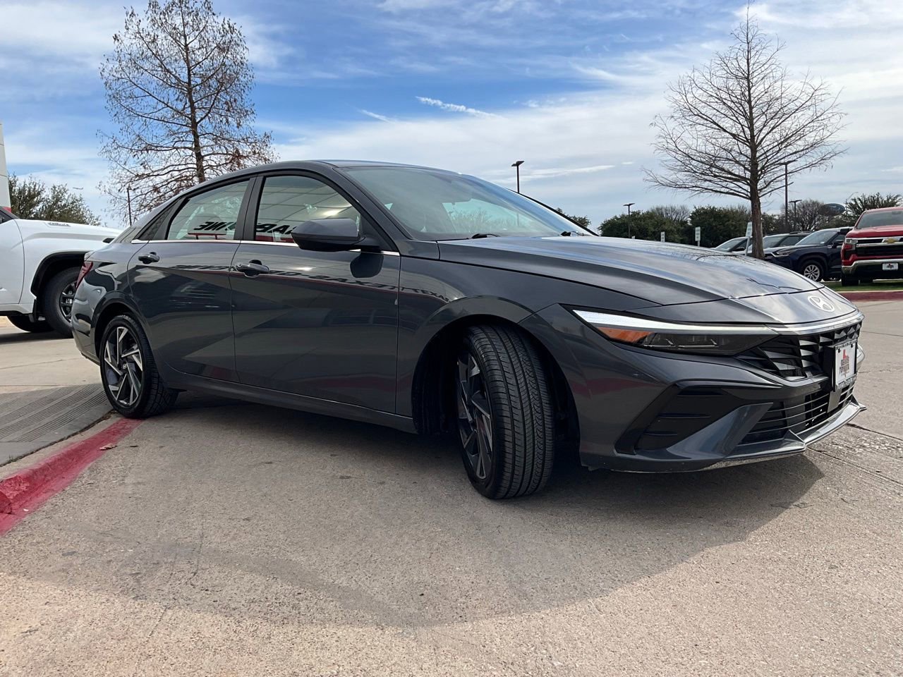 Used 2025 Hyundai Elantra SEL image 5