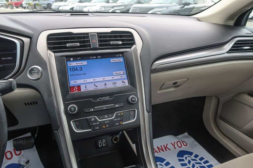 Used 2019 Ford Fusion SE FWD image 27