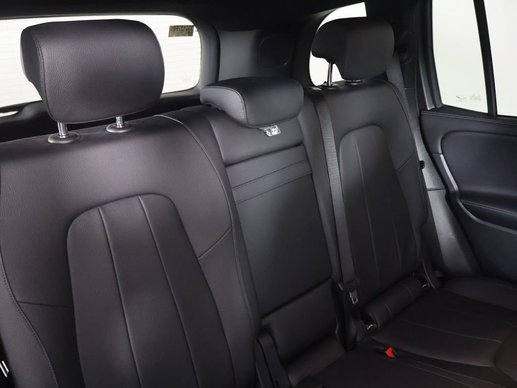 Used 2023 Mercedes-Benz GLB 250 4MATIC w/ Premium Package image 32