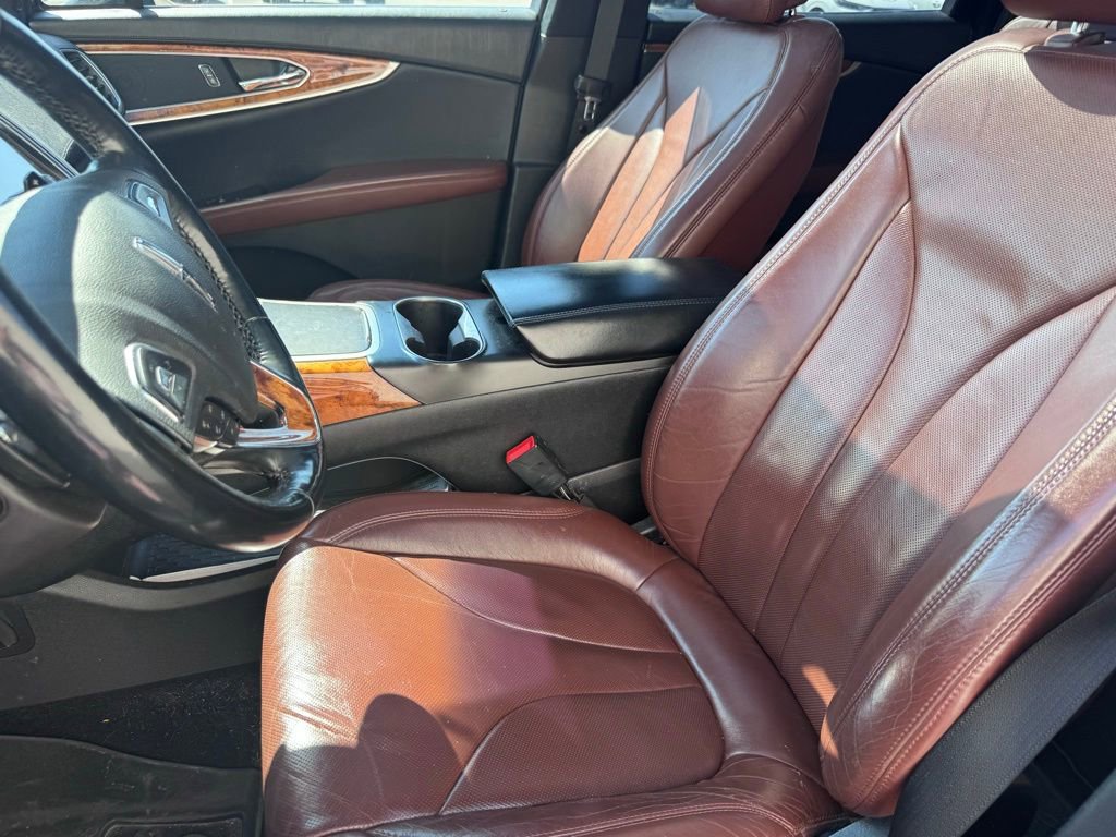 Used 2017 Lincoln MKX Reserve w/ Lincoln MKX Climate Package image 11