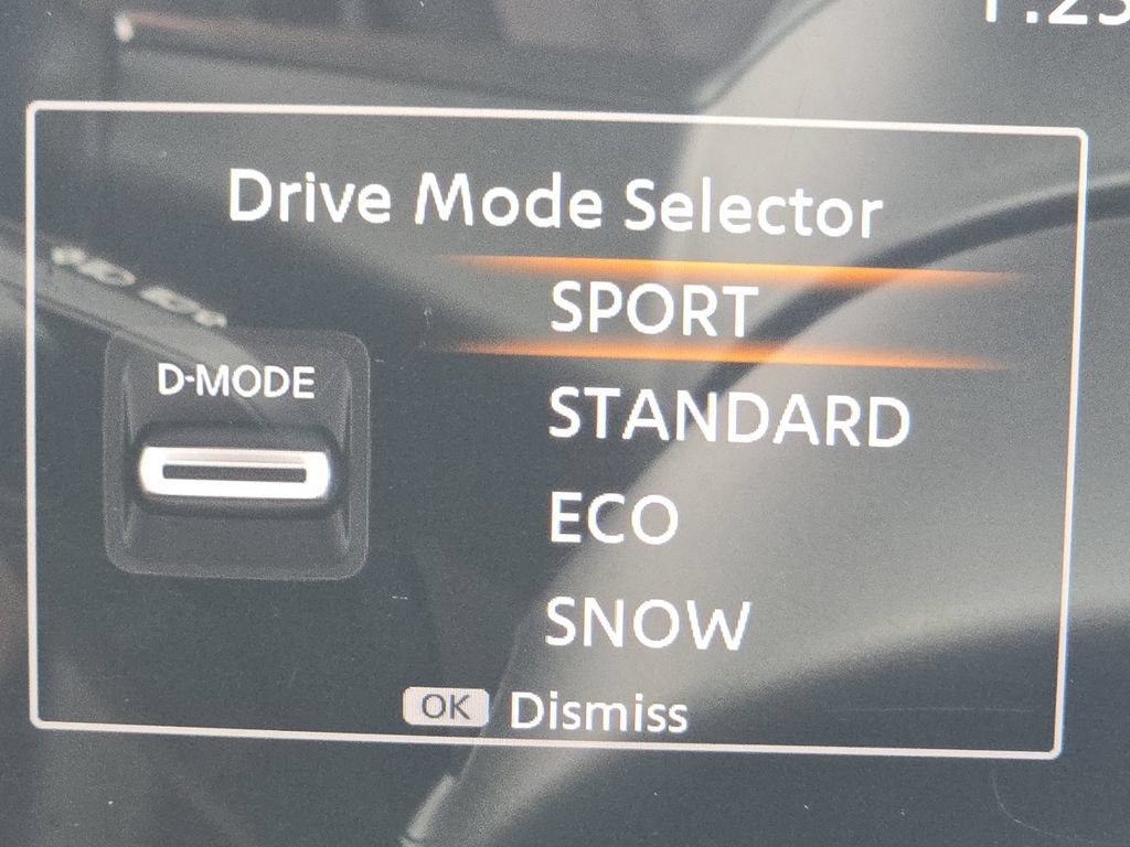 Used 2025 Nissan Kicks SV AWD/4WD image 29