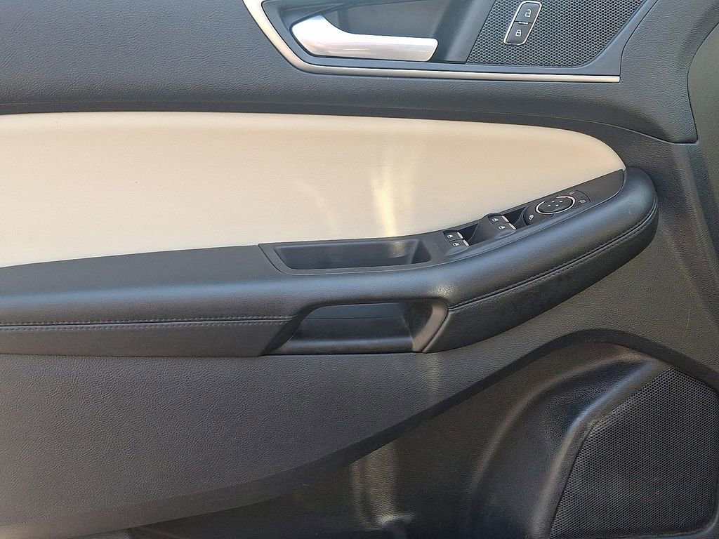 Used 2021 Ford Edge SEL w/ Convenience Package image 13
