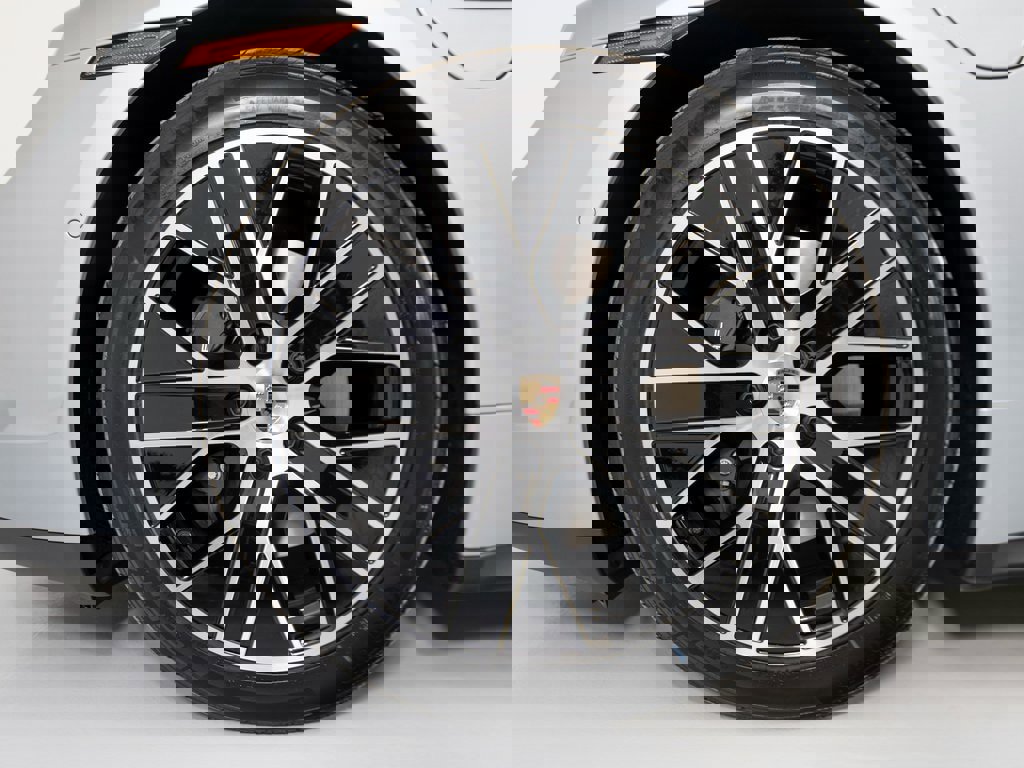 New 2026 Porsche Taycan image 12