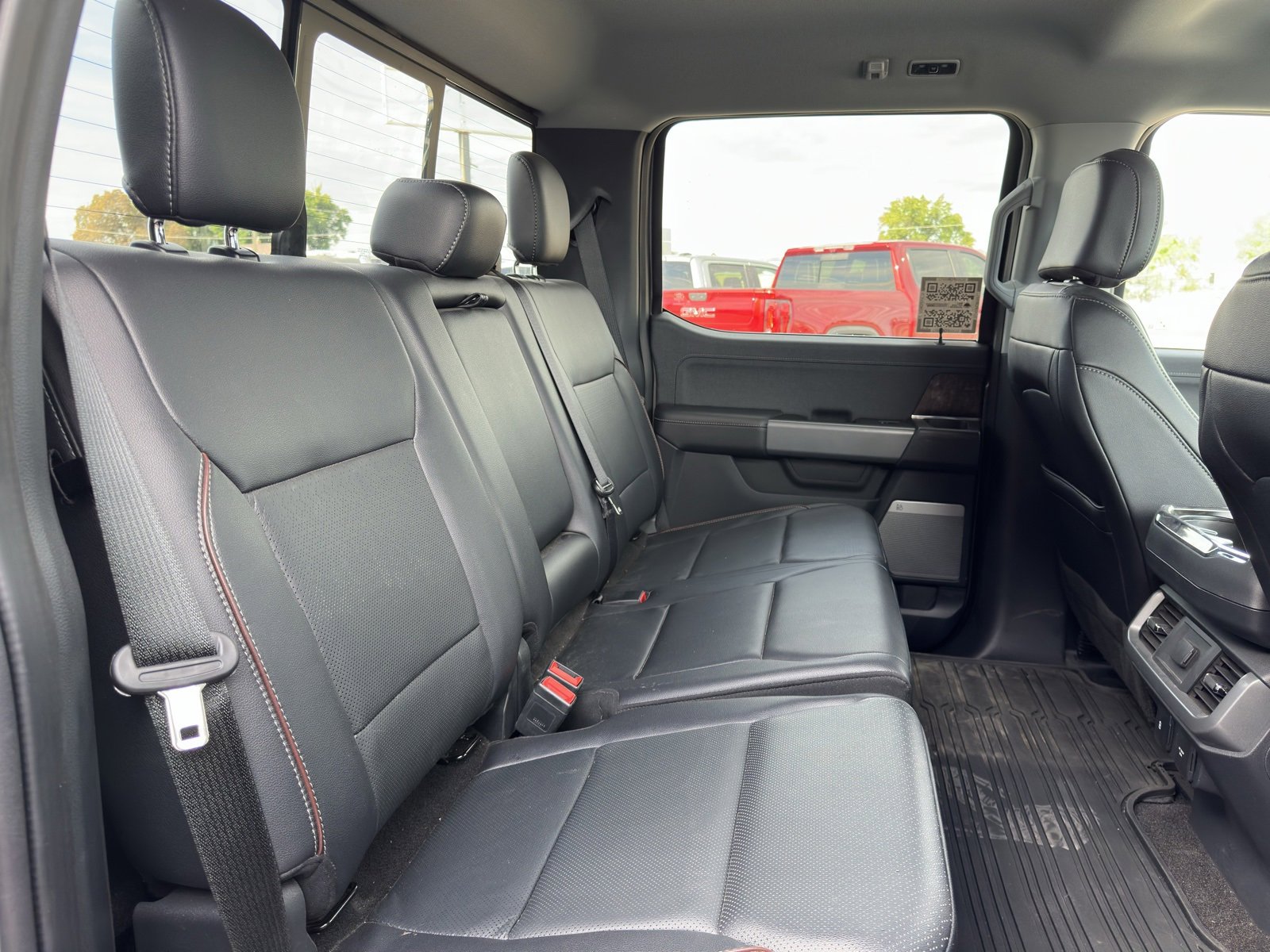 Used 2022 Ford F150 Lariat image 11