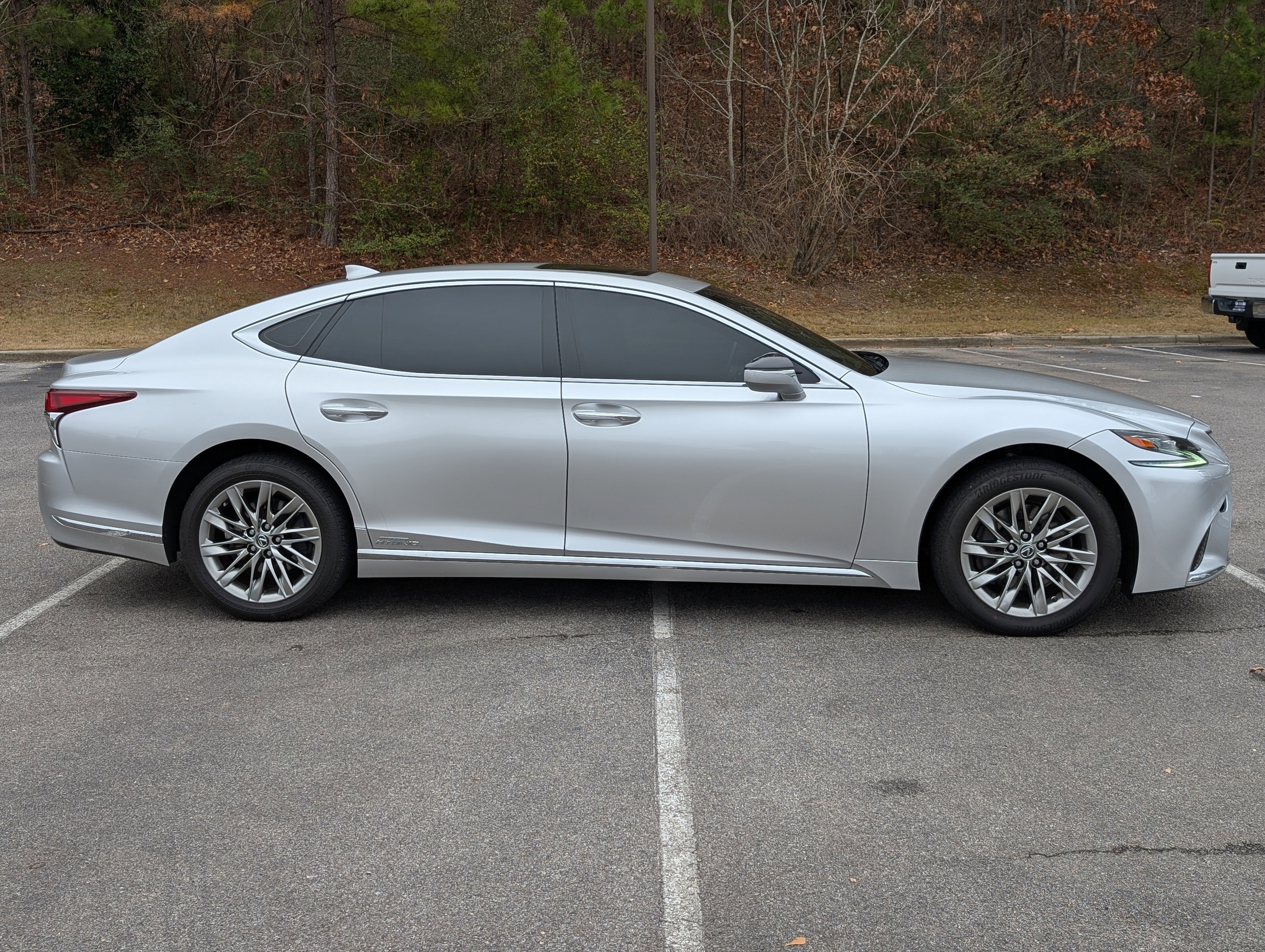 Used 2019 Lexus LS 500h LS 500h image 10
