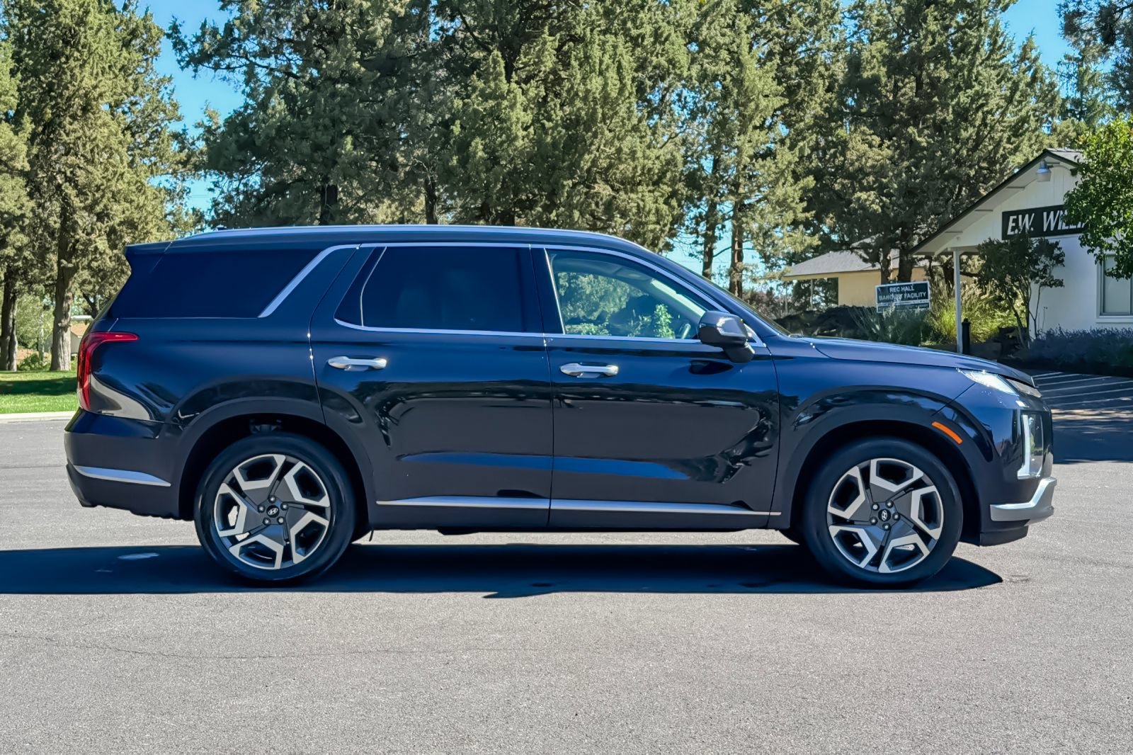 Used 2024 Hyundai Palisade SEL AWD/4WD video 3