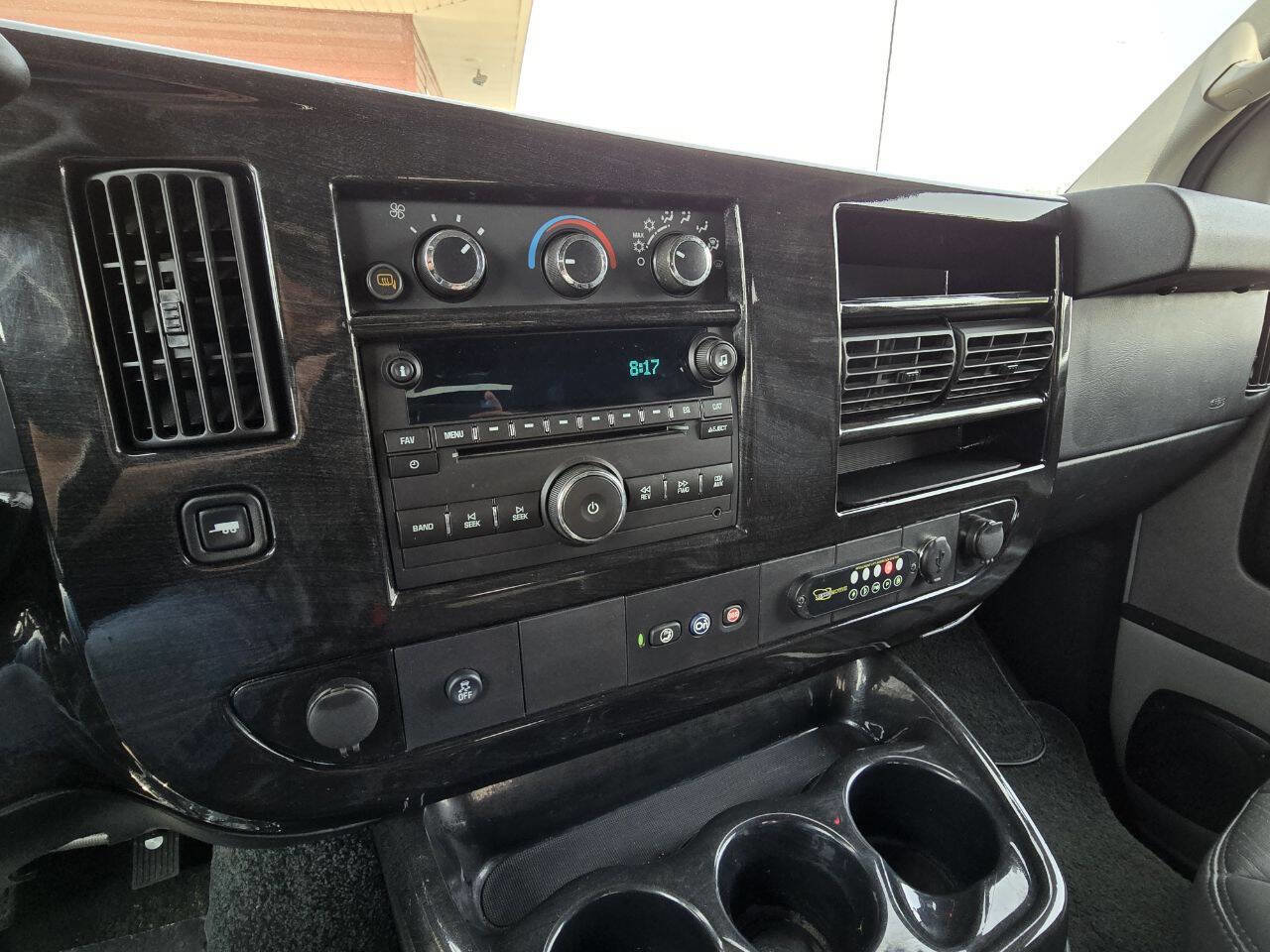 Used 2013 GMC Savana 1500 image 30