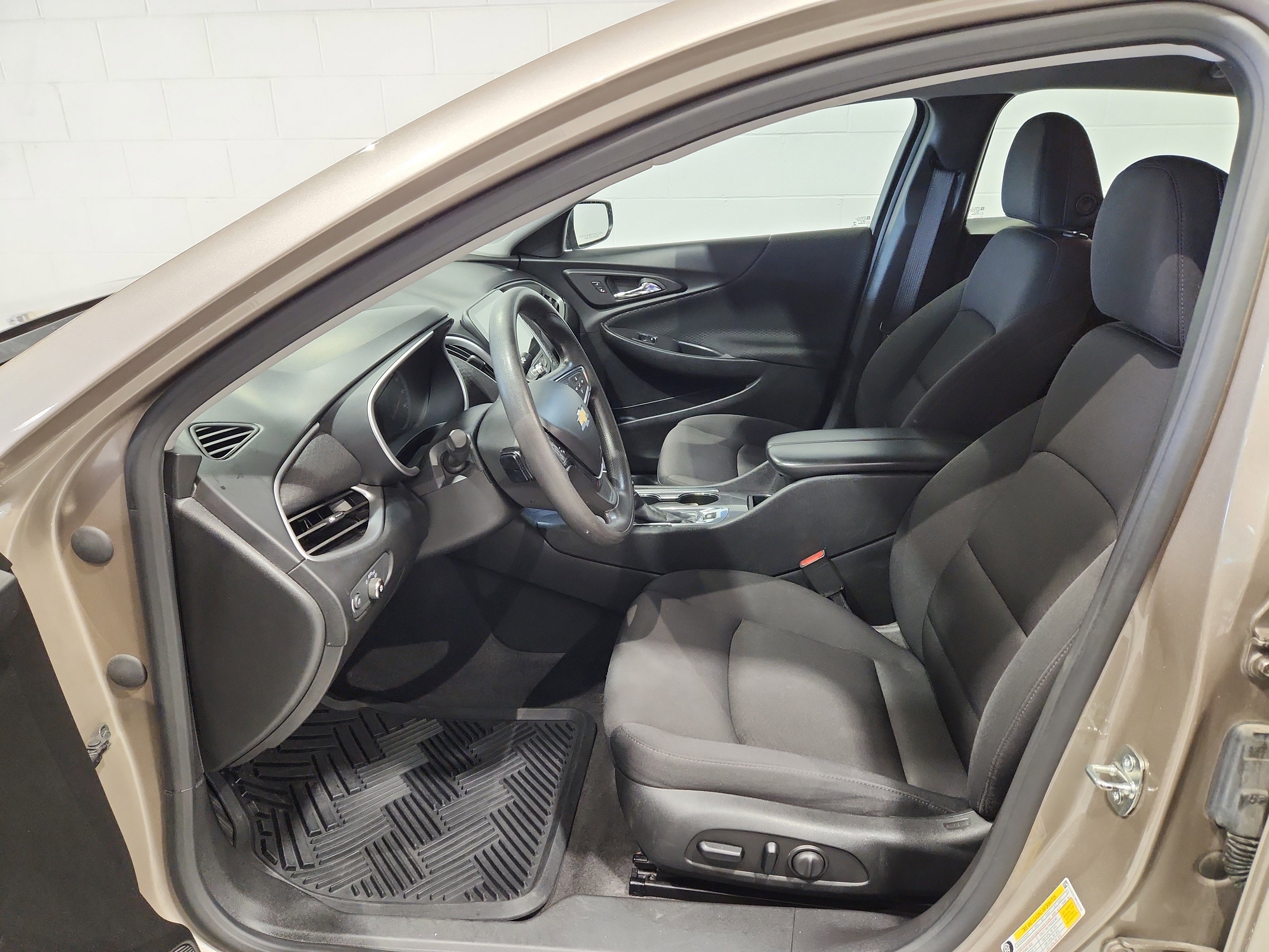 Certified 2023 Chevrolet Malibu LT image 4