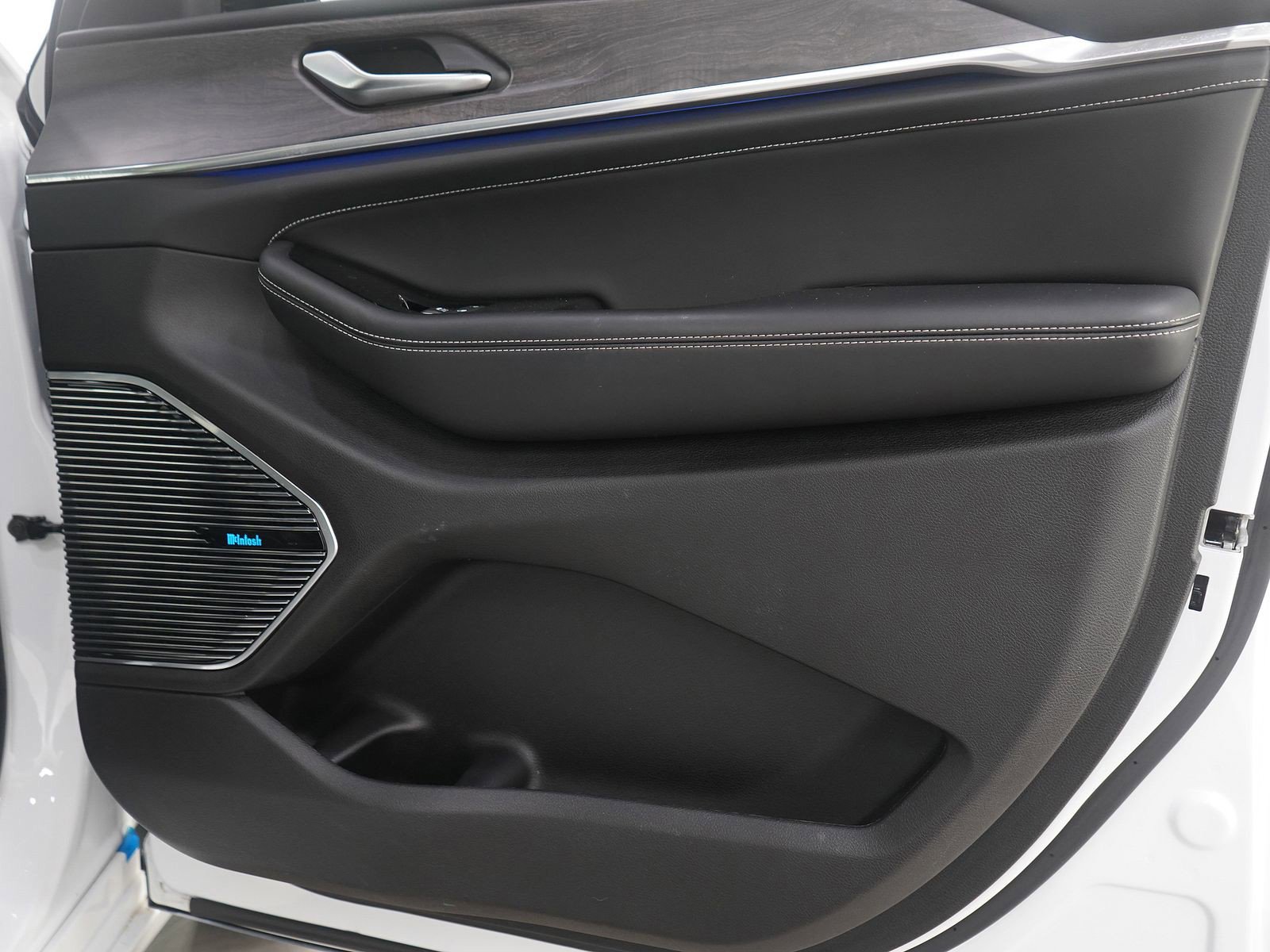 Used 2023 Jeep Grand Cherokee Overland image 9