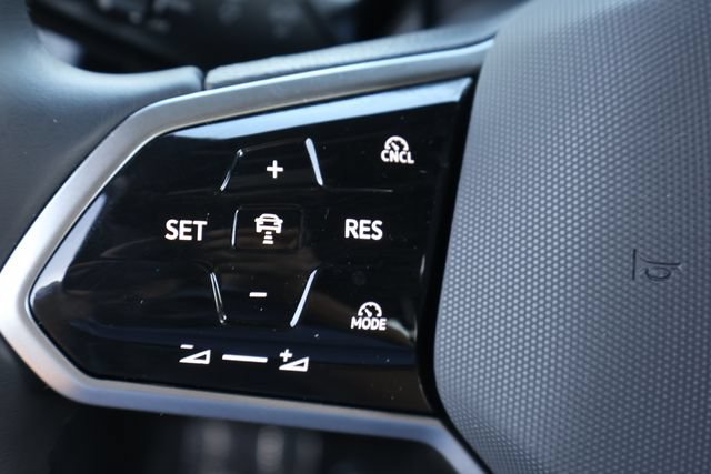 Certified 2025 Volkswagen ID. Buzz Pro S RWD image 23