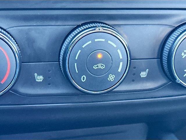 Used 2024 Chevrolet Trax LS w/ LS Convenience Package FWD image 19