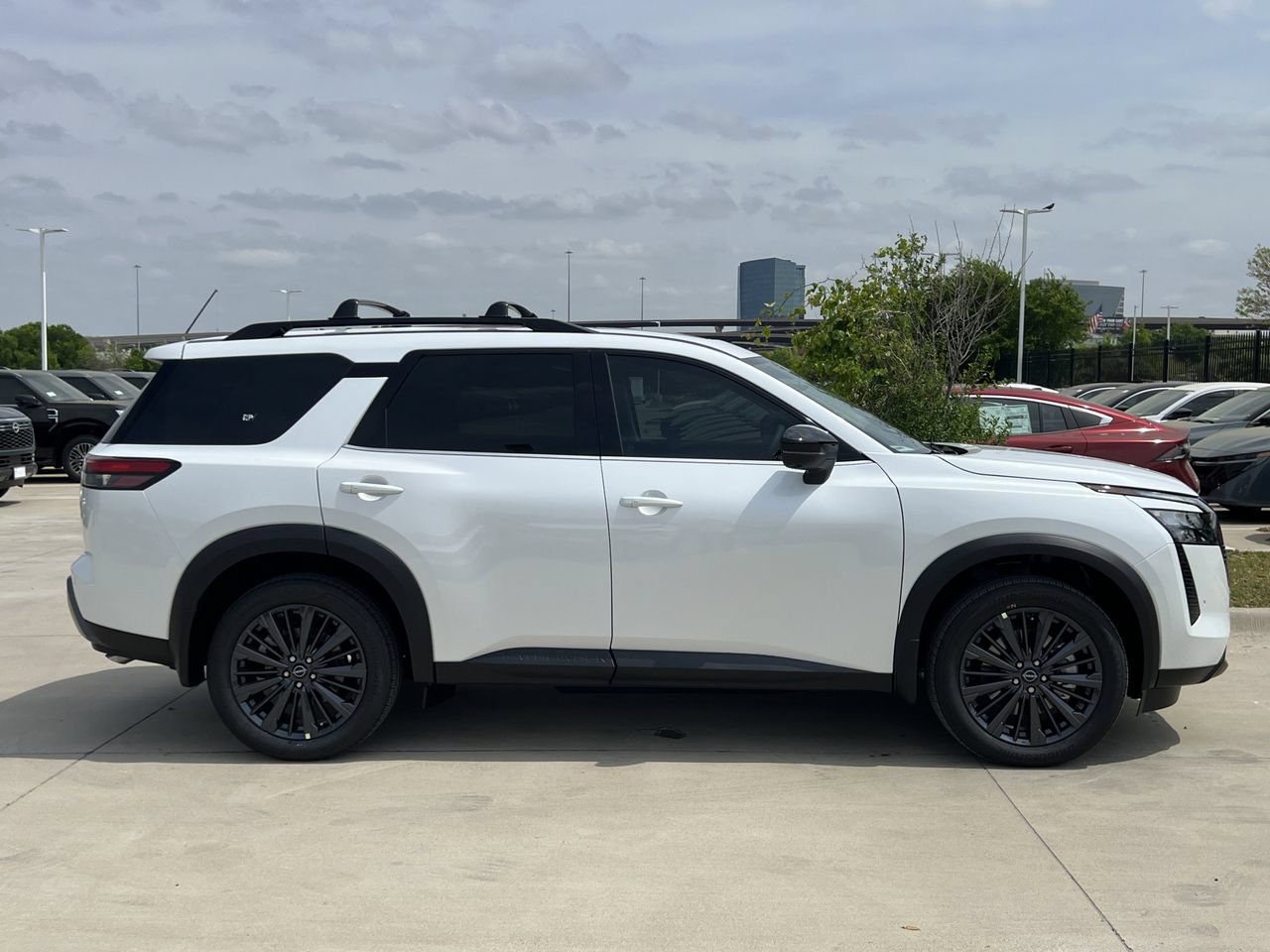 New 2026 Nissan Pathfinder SL w/ SL Premium Package FWD image 3