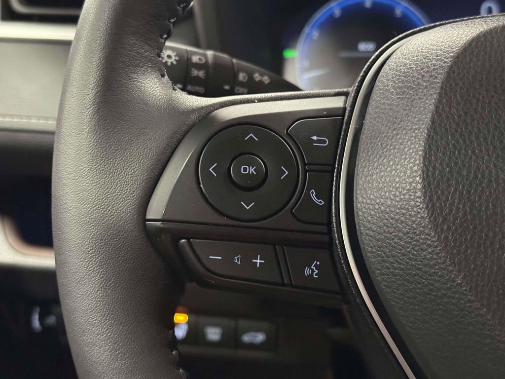 Used 2025 Toyota RAV4 Limited w/ Advanced Technology Package image 22