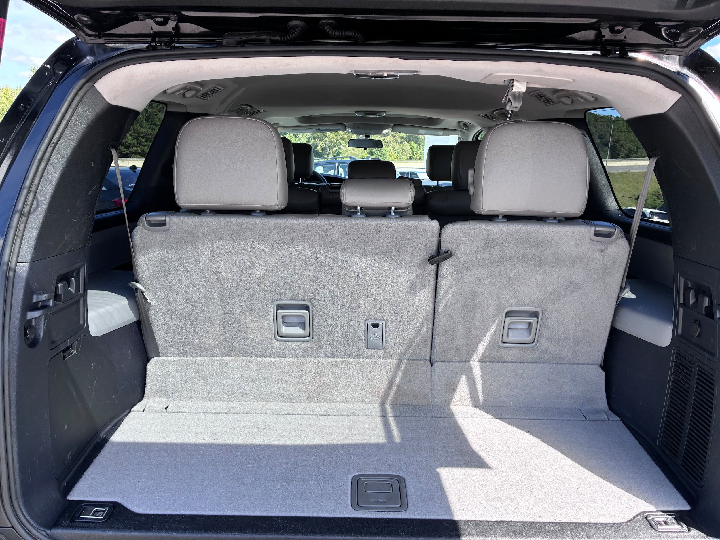 Used 2015 Toyota Sequoia SR5 AWD/4WD image 30