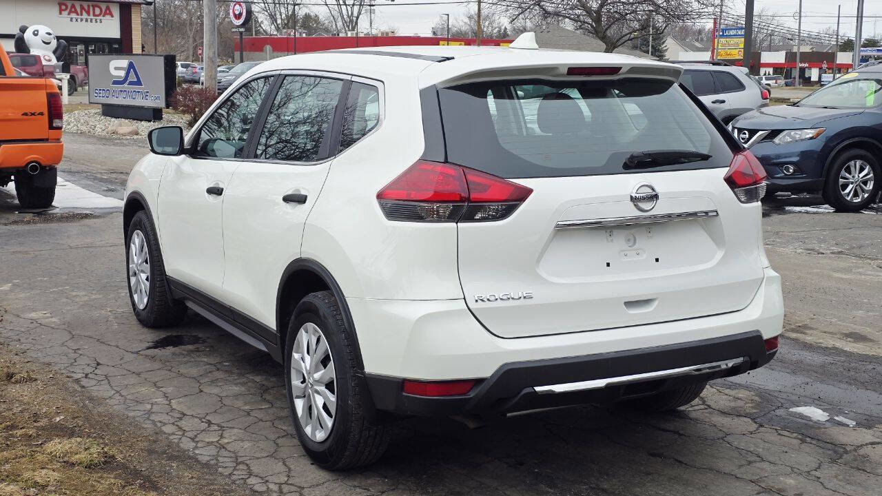 Used 2017 Nissan Rogue S image 4