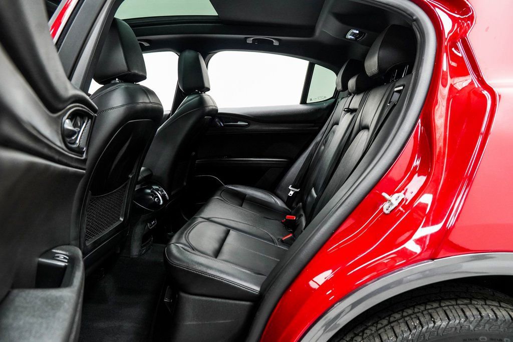 Used 2022 Alfa Romeo Stelvio Ti image 38