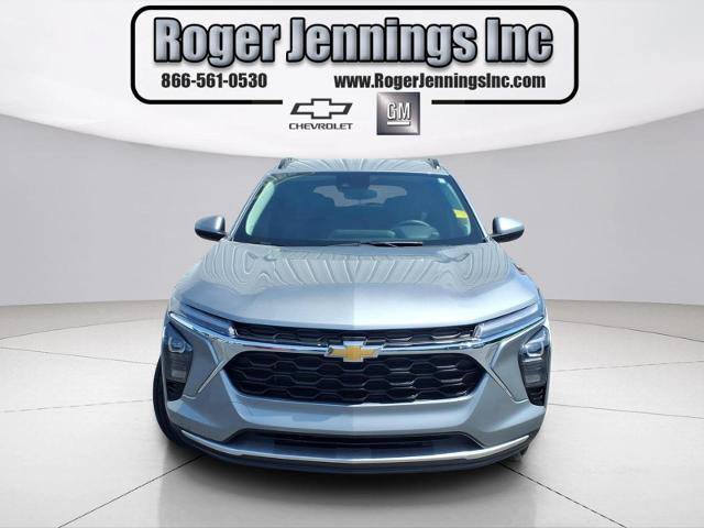 Used 2025 Chevrolet Trax LT w/ Driver Confidence Package FWD image 7