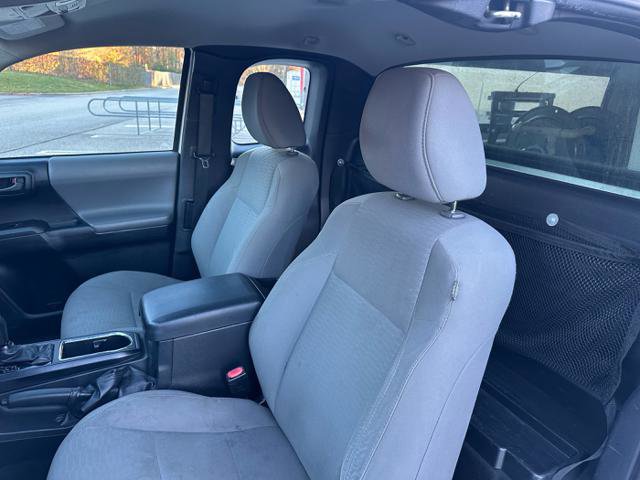 Used 2018 Toyota Tacoma SR image 18