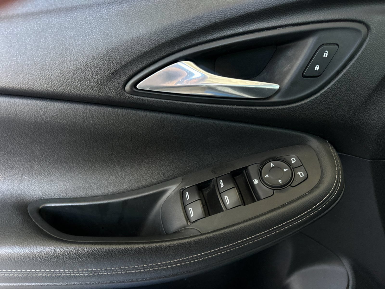 Used 2020 Buick Encore GX Preferred FWD image 10