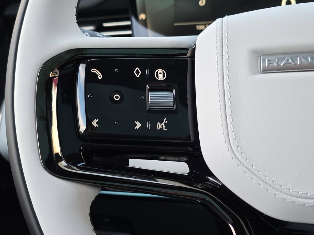 New 2026 Land Rover Range Rover Sport Dynamic SE AWD/4WD image 17