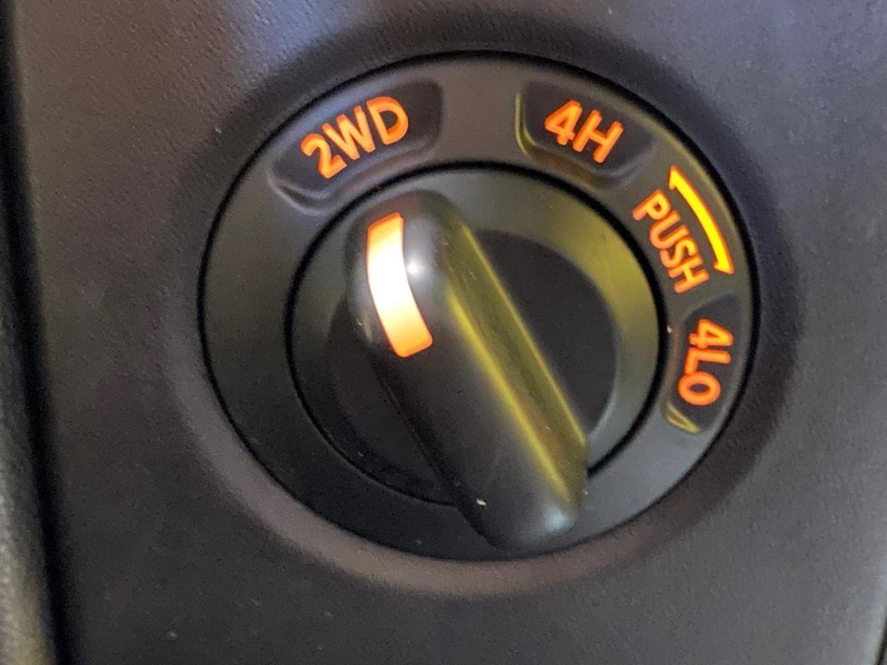 Used 2012 Nissan Titan SV w/ SV Premium Utility Pkg image 22