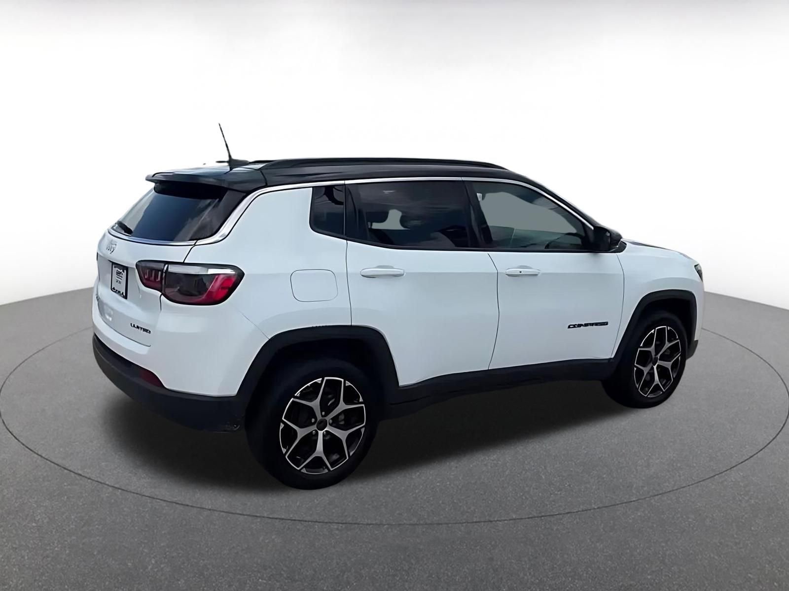 Used 2025 Jeep Compass Limited AWD/4WD image 14