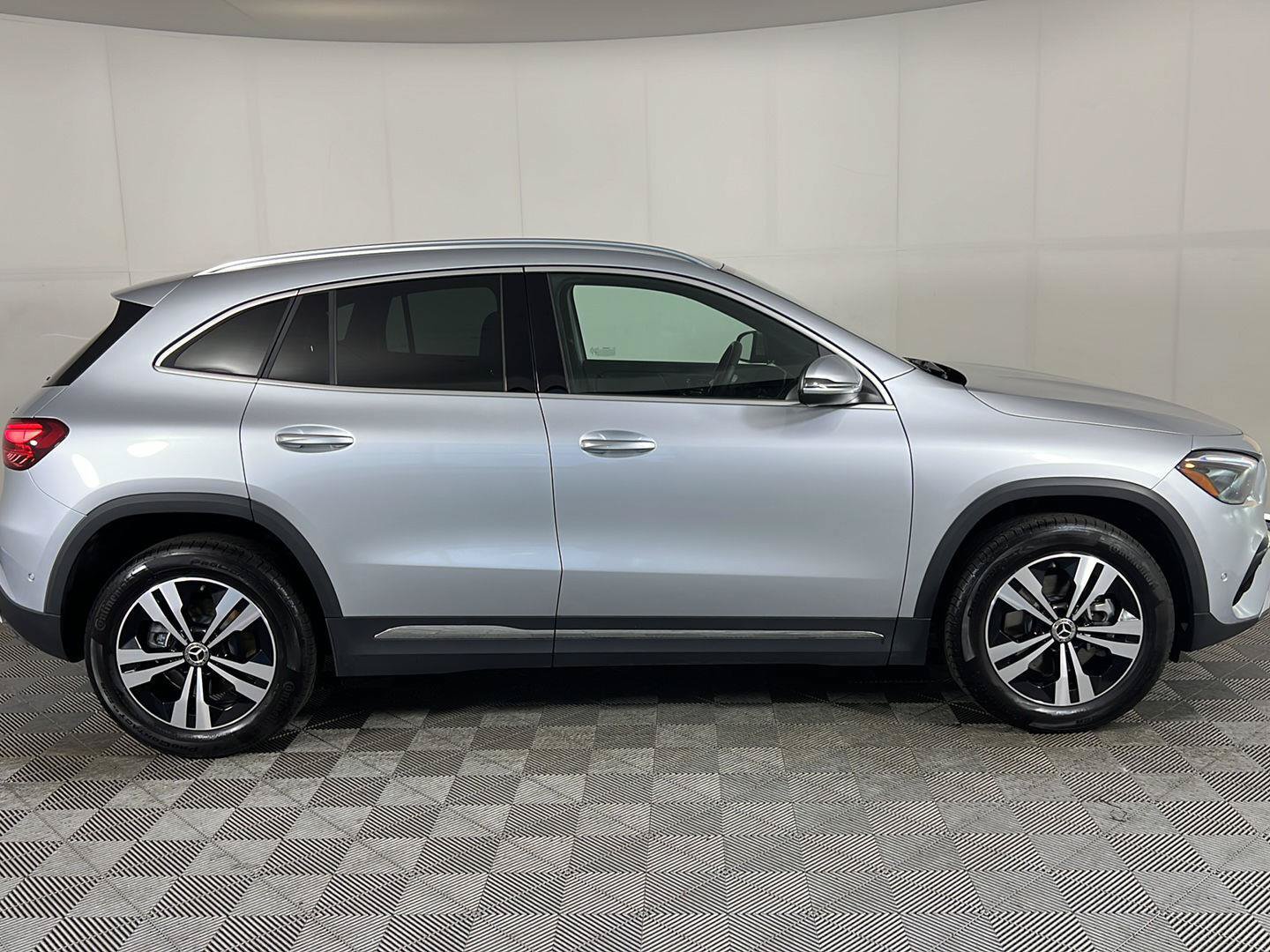 Certified 2025 Mercedes-Benz GLA 250 4MATIC image 20