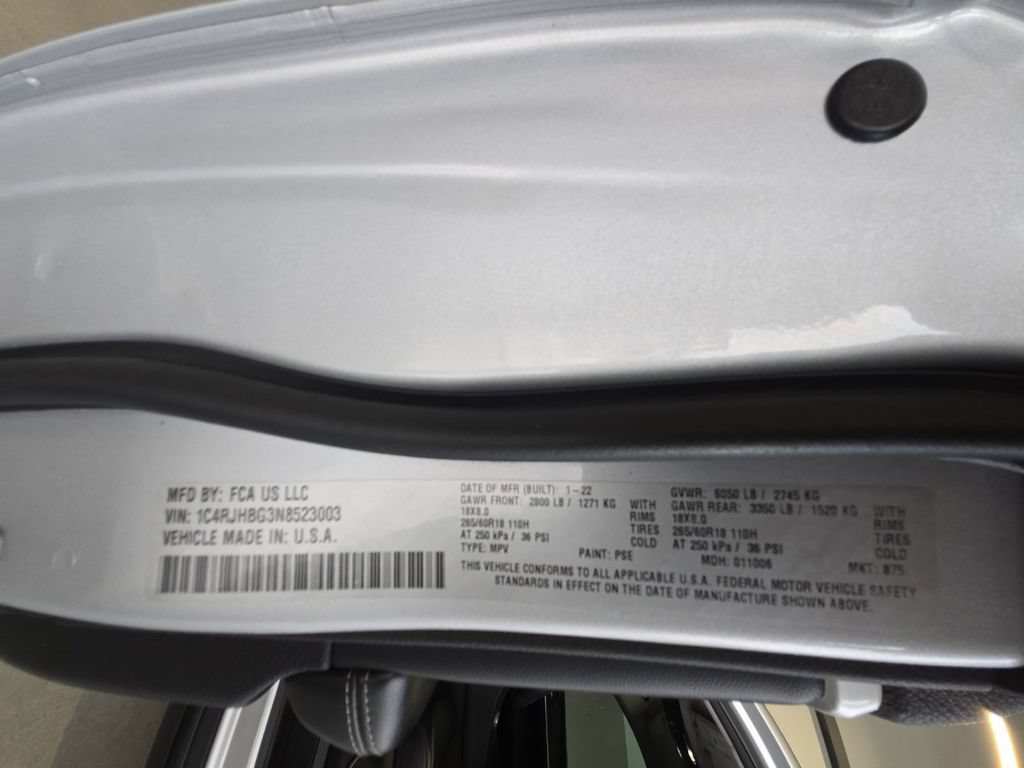 Used 2022 Jeep Grand Cherokee Limited AWD/4WD image 25