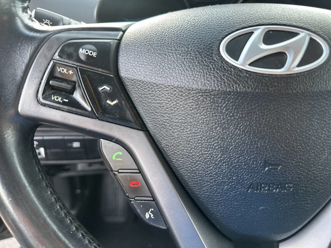 Used 2014 Hyundai Veloster Turbo image 30